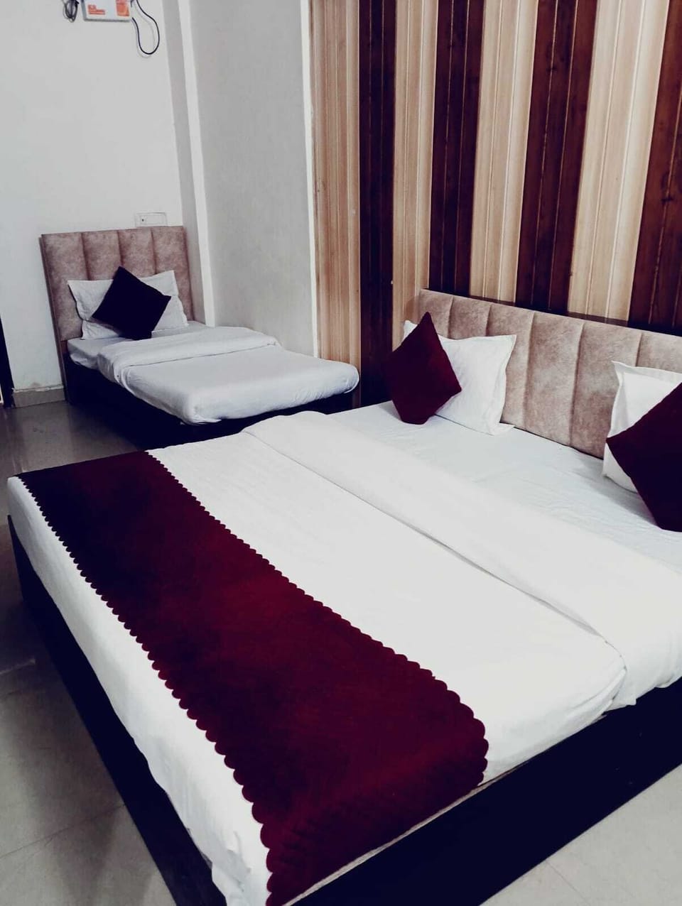 Economy Triple Room | Laptop workspace, soundproofing, iron/ironing board, free WiFi