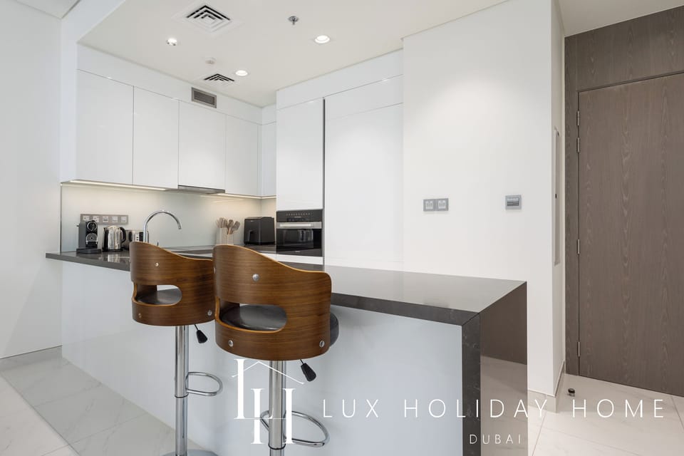 Apartment, Balcony, Lagoon View | Private kitchen | Highchair