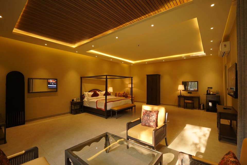 Mango Tree Cottage with Jacuzzi | Premium bedding, memory foam beds, in-room safe, individually decorated