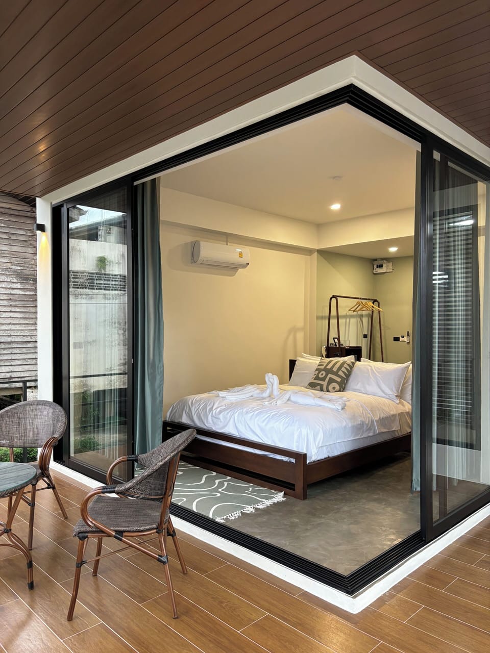 Deluxe Double Room, River View | Desk, laptop workspace, blackout drapes, WiFi (free)