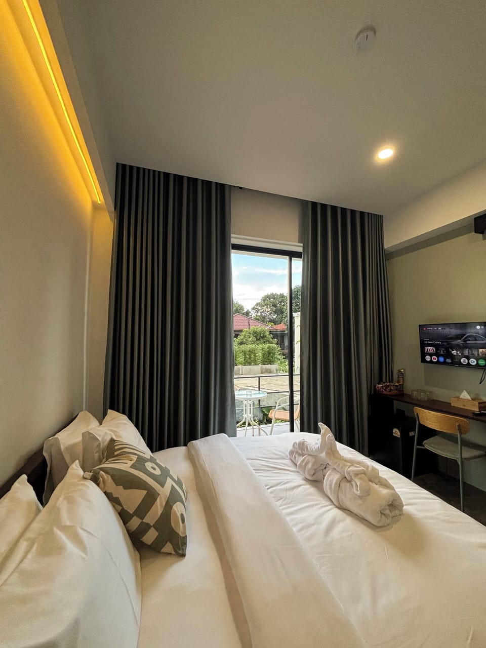 Family Quadruple Room, Balcony, River View | Desk, laptop workspace, blackout drapes, WiFi (free)
