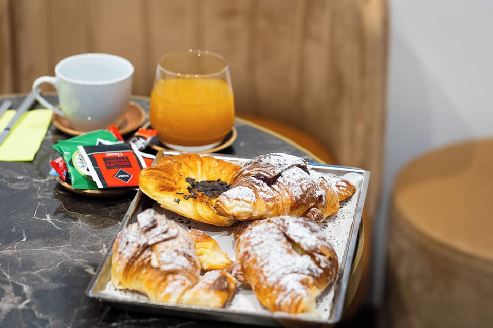 Free daily full breakfast