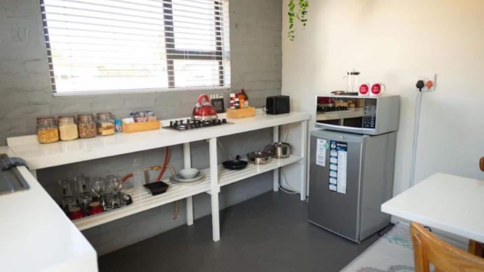 Apartment, 1 Bedroom, Smoking, Patio | Dining