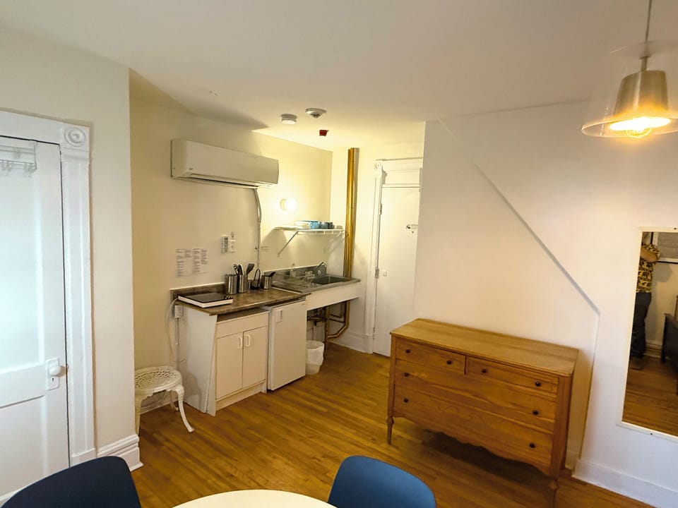 Studio, Shared Bathroom | Premium bedding, desk, laptop workspace, soundproofing