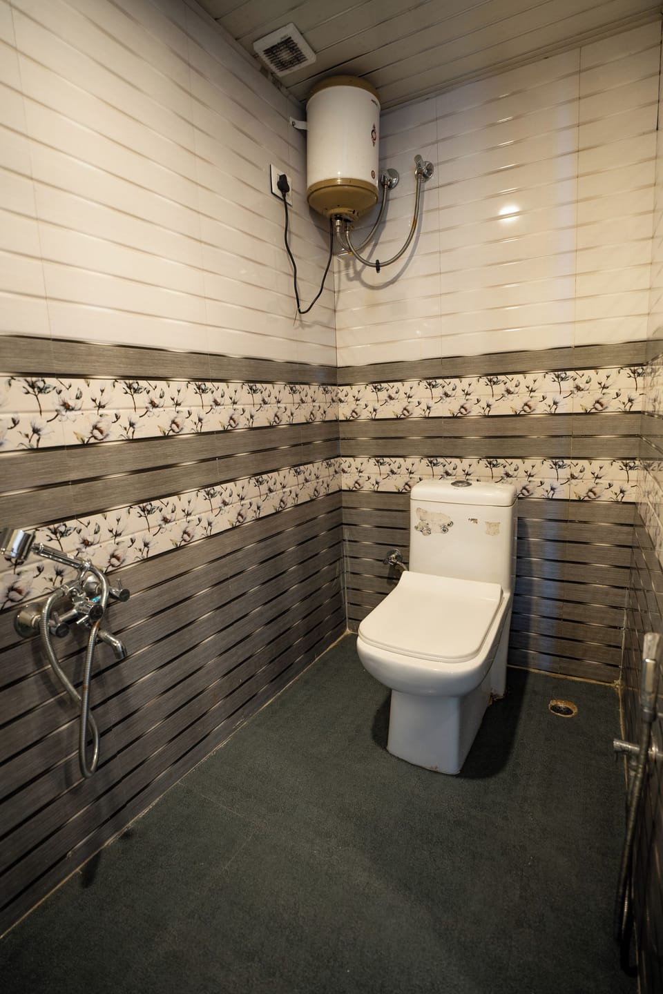 Deluxe Double Room, Mountain View | Bathroom | Shower, towels, soap, shampoo