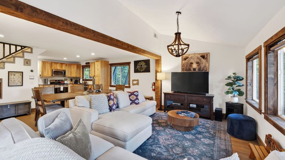 House (4 Bedrooms) | Interior