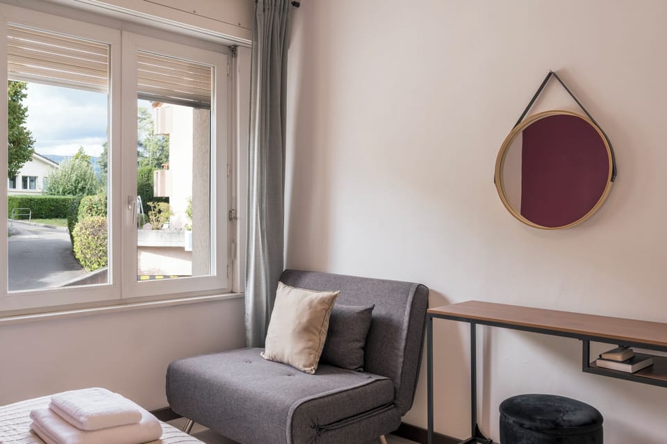 Classic Double Room | Living area | 32-inch LED TV with cable channels
