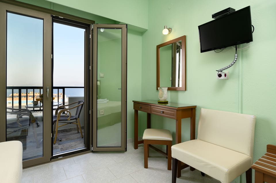 Minibar, in-room safe, individually furnished, desk