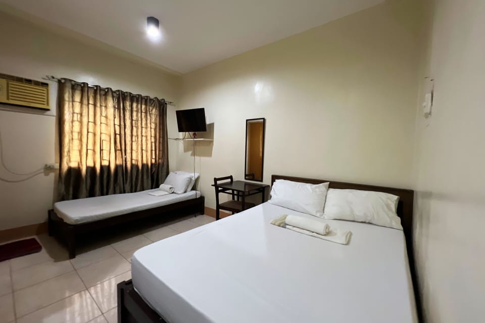 Triple Room | Free WiFi, bed sheets