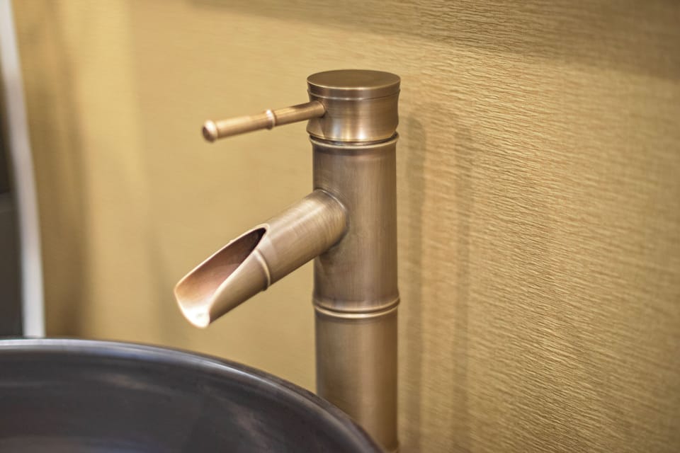 Bathroom sink