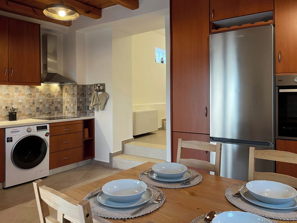 House, 2 Bedrooms, Sea View | Dining room