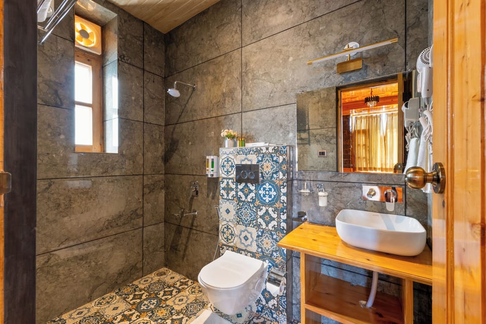 Executive Double Room, Balcony, Garden View | Bathroom | Shower, free toiletries, towels, soap
