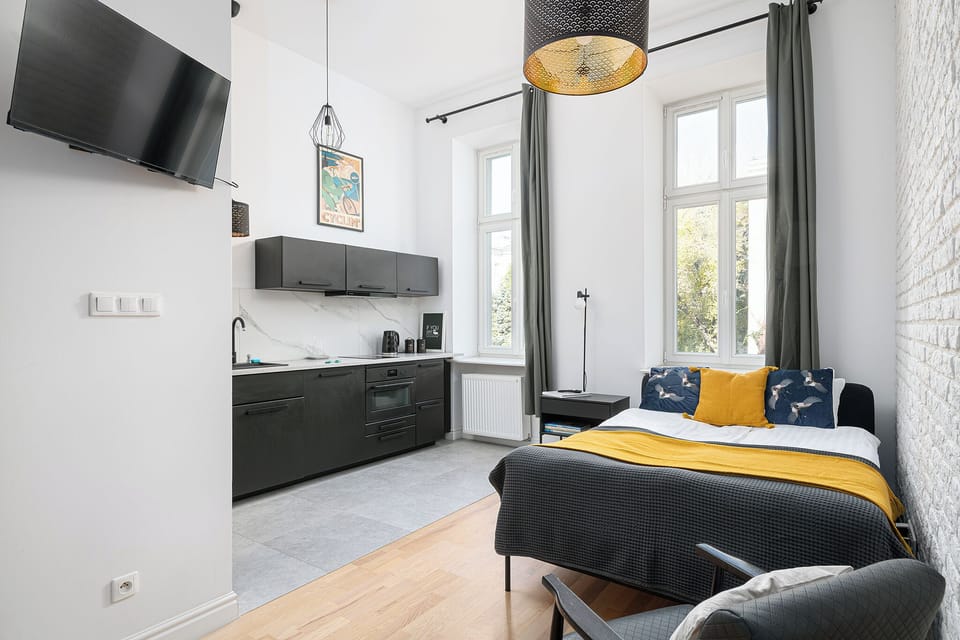 City Studio | Iron/ironing board, free WiFi, bed sheets