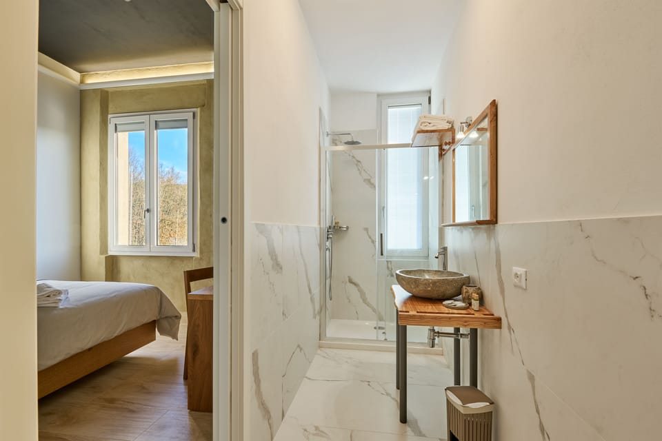 Superior Double Room, Vineyard View | Desk, cribs (surcharge), WiFi (free), bed sheets