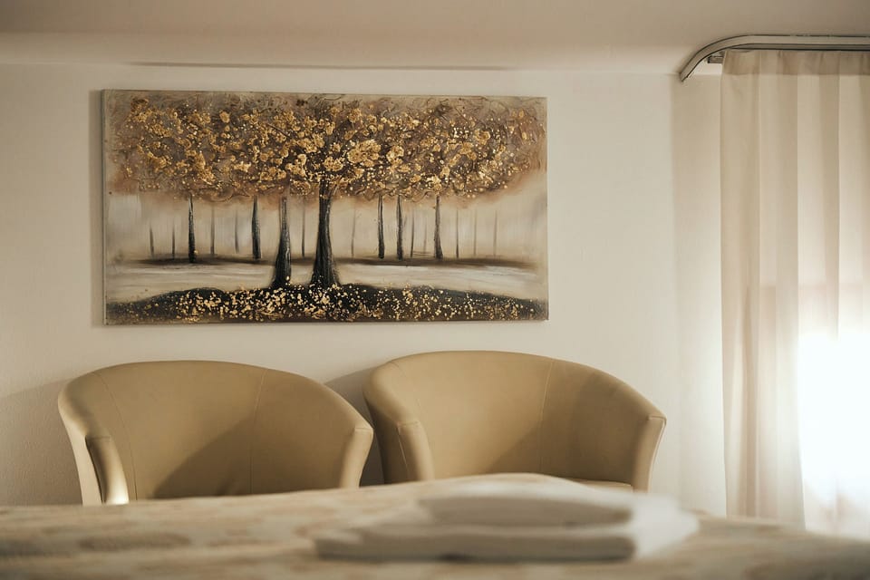 Junior Suite | In-room safe, desk, laptop workspace, blackout drapes