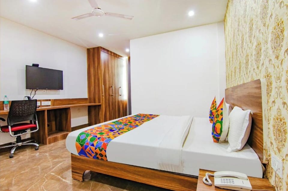Deluxe Double Room, City View | Egyptian cotton sheets, premium bedding, down comforters, desk