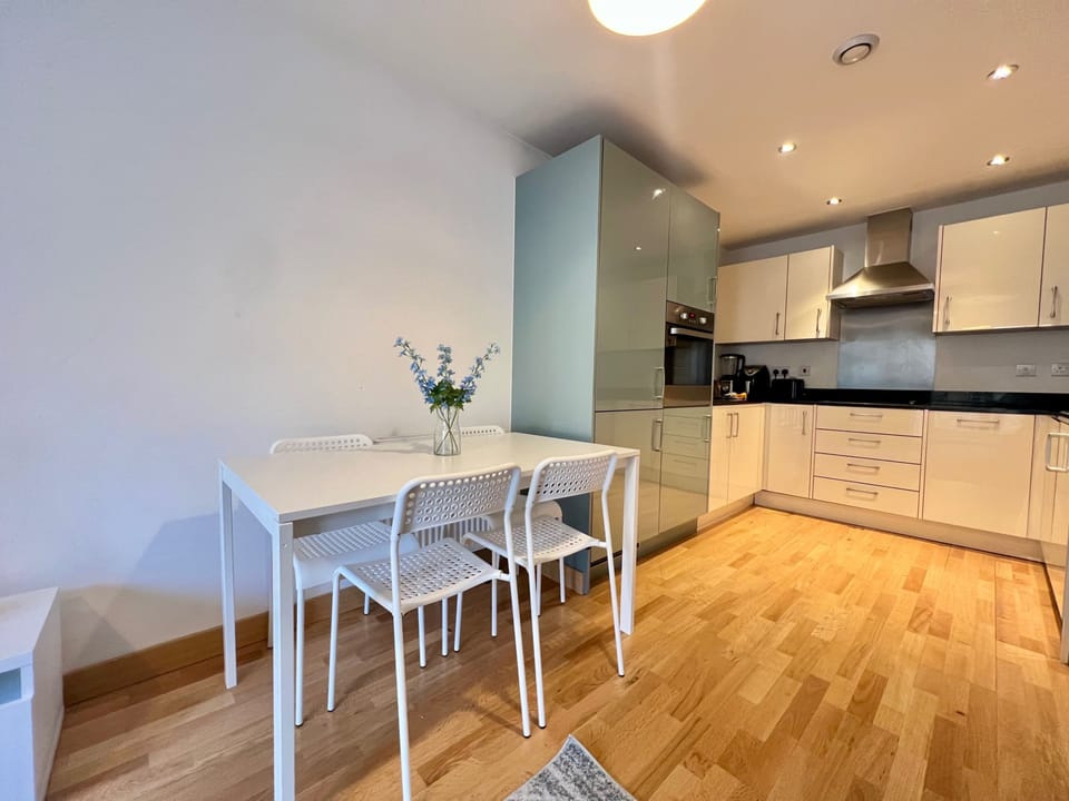 Apartment | Dining