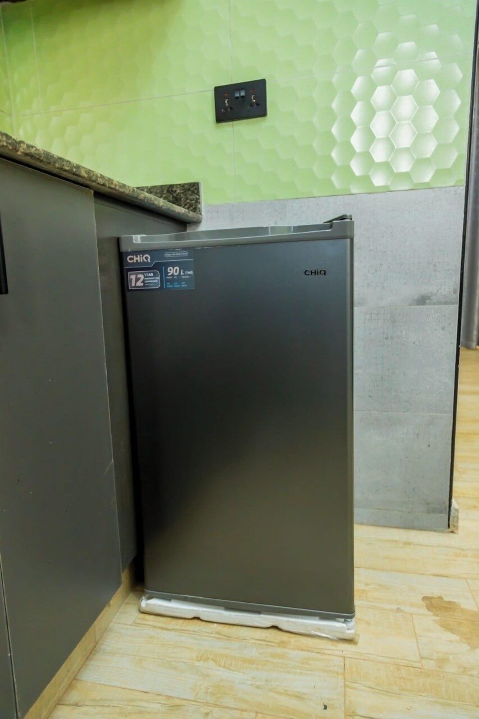 Economy Apartment, City View | Private kitchen | Microwave, oven, stovetop, cookware/dishes/utensils