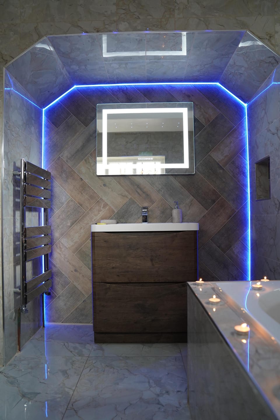 Apartment | Bathroom | Combined shower/tub, deep soaking tub, towels, toilet paper