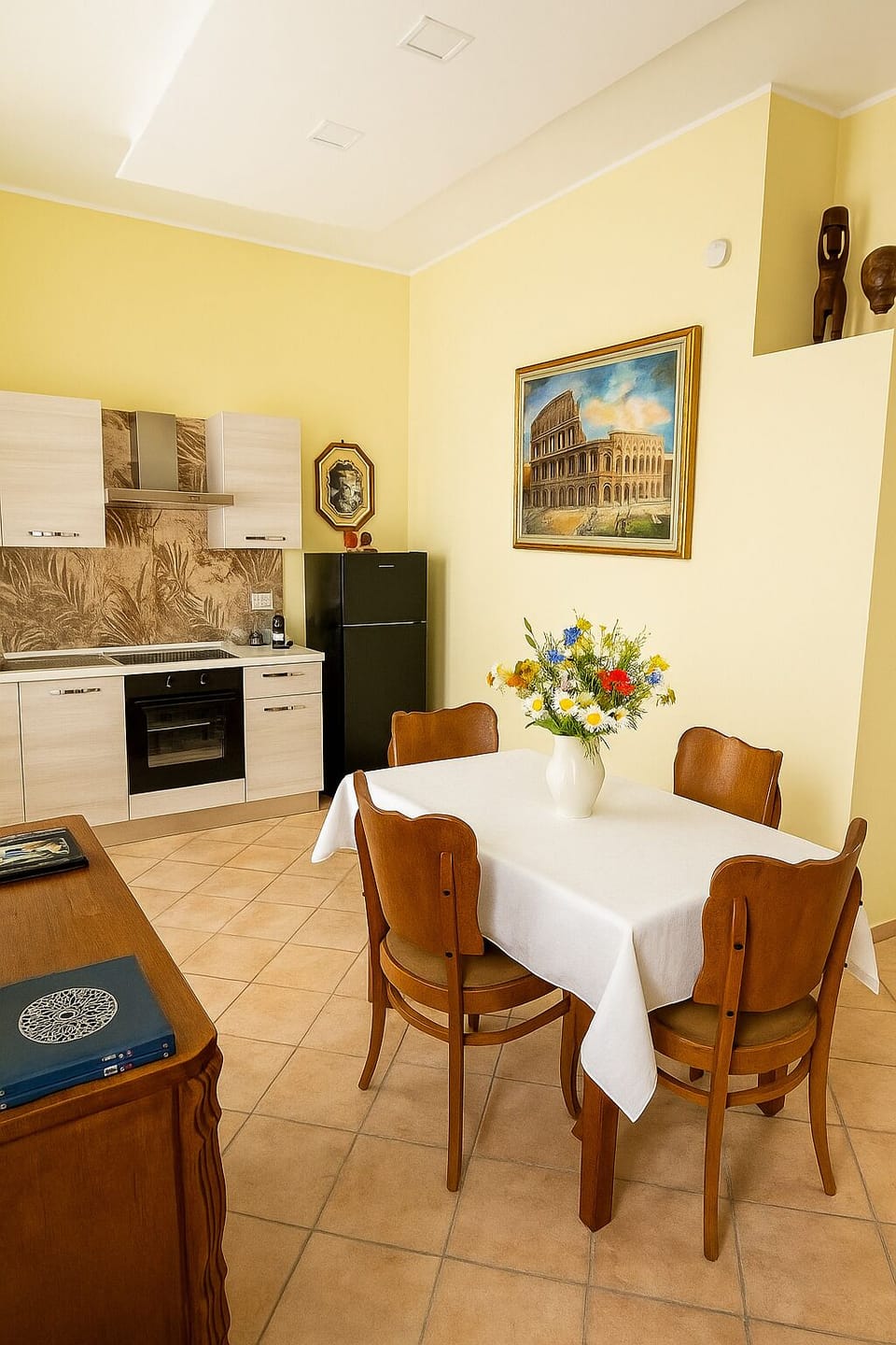 Junior Room | Private kitchen | Cookware/dishes/utensils