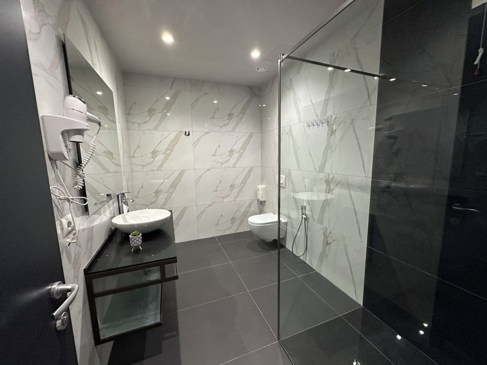 Junior Suite | Bathroom | Slippers