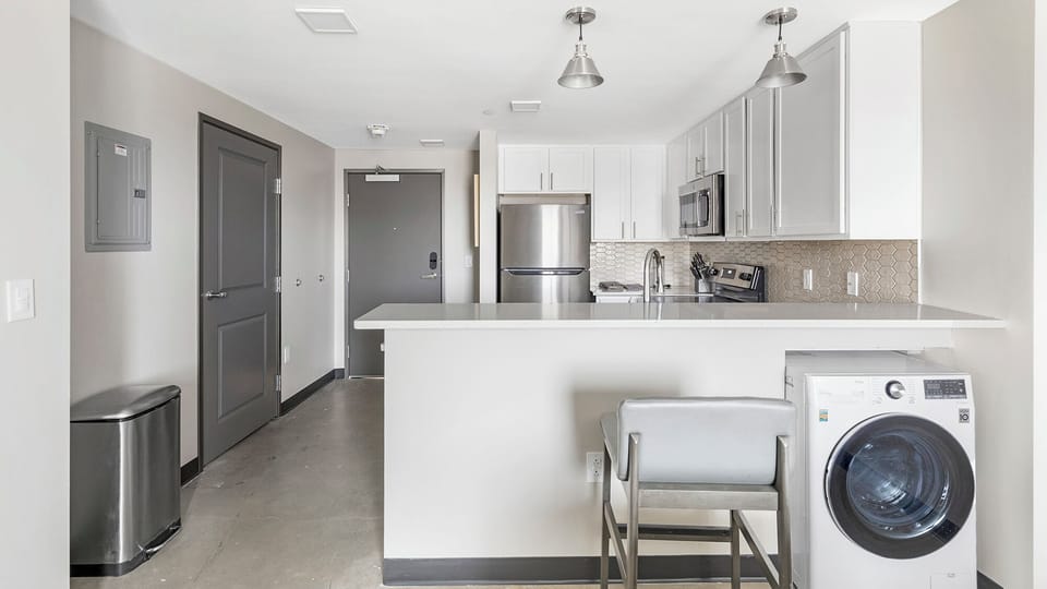 Apartment, 1 Bedroom | Private kitchen | Full-size fridge, microwave, oven, stovetop