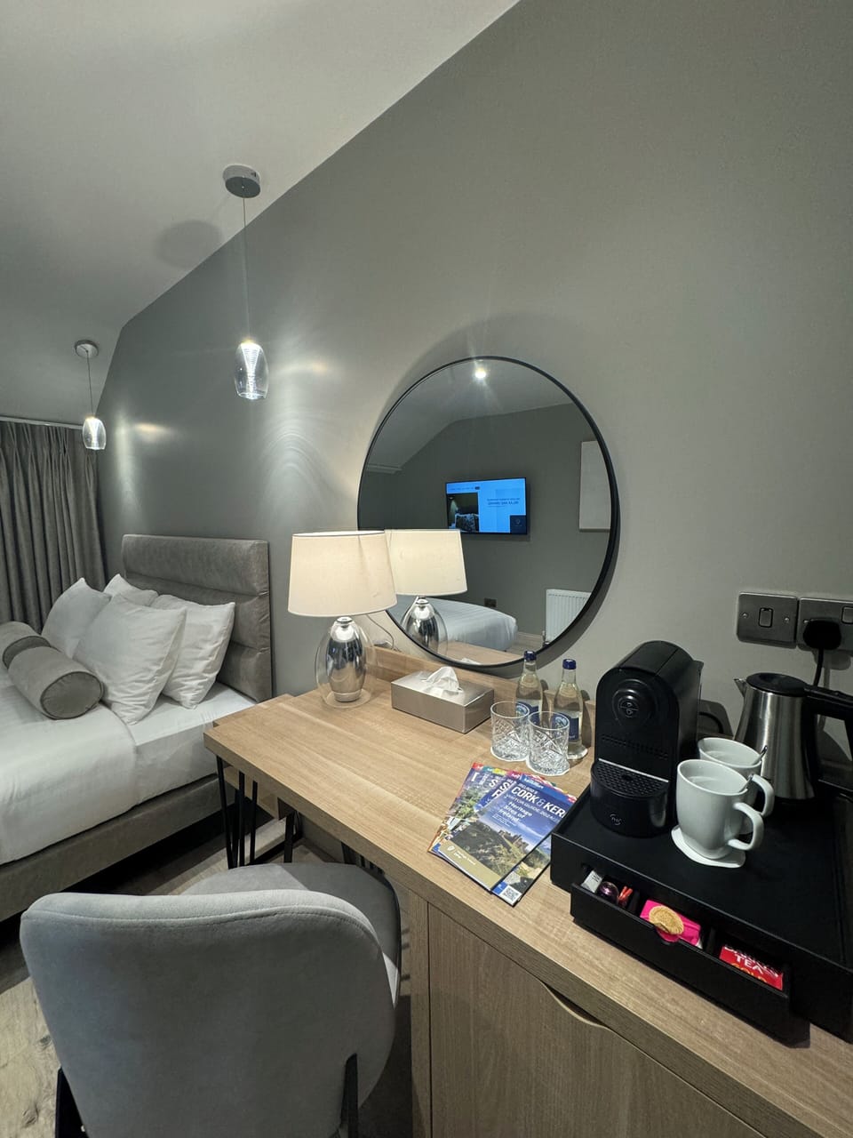 Deluxe Double Room, Ensuite, City View | Laptop workspace, iron/ironing board, WiFi (free)
