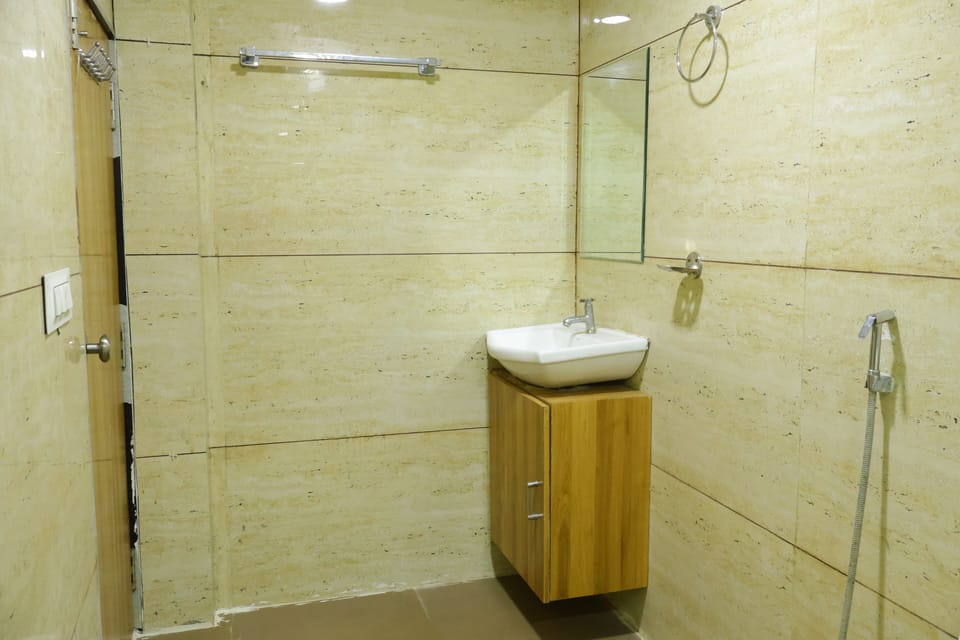 Deluxe Suite | Bathroom | Towels