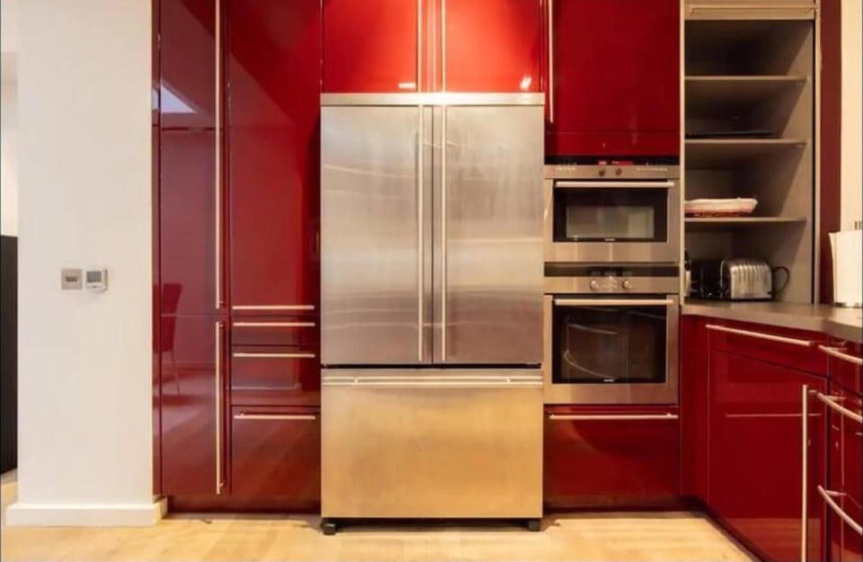 Apartment | Private kitchen | Fridge, microwave, oven, stovetop