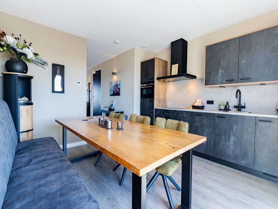 Apartment | Private kitchen | Fridge, oven, stovetop, dishwasher