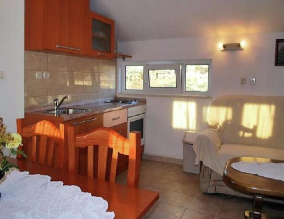 Apartment | Dining