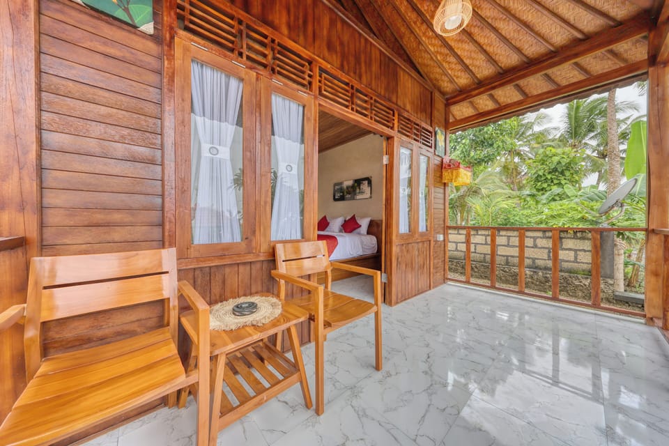 Standard Single Room, 1 Queen Bed, Courtyard View | Terrace/patio