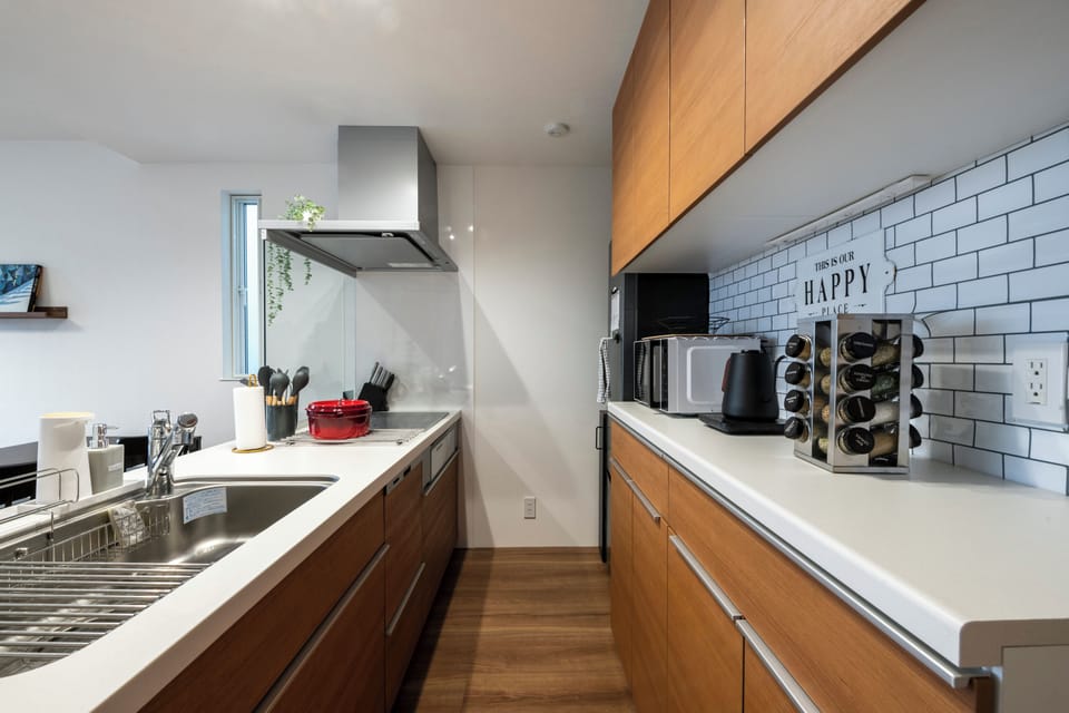 Fridge, microwave, stovetop, electric kettle