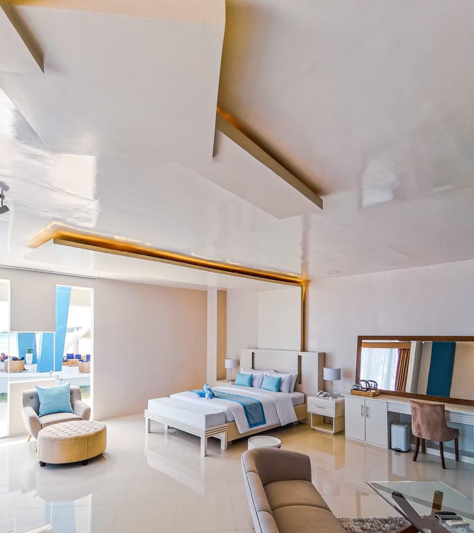 Presidential Room | In-room safe, desk, laptop workspace, blackout drapes