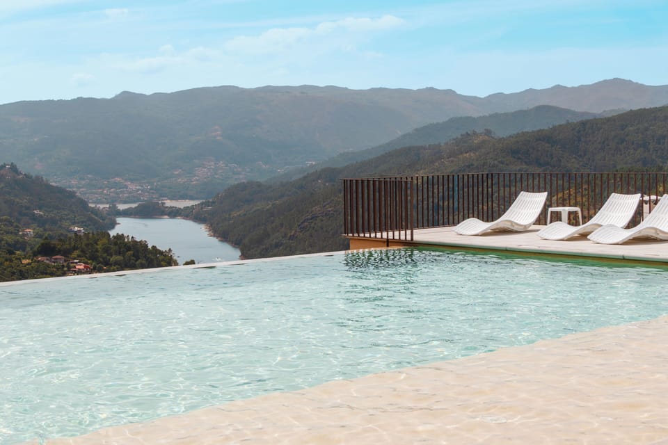Infinity pool