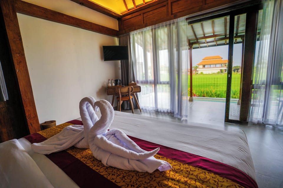 Comfort Villa | 1 bedroom, down comforters, desk, laptop workspace