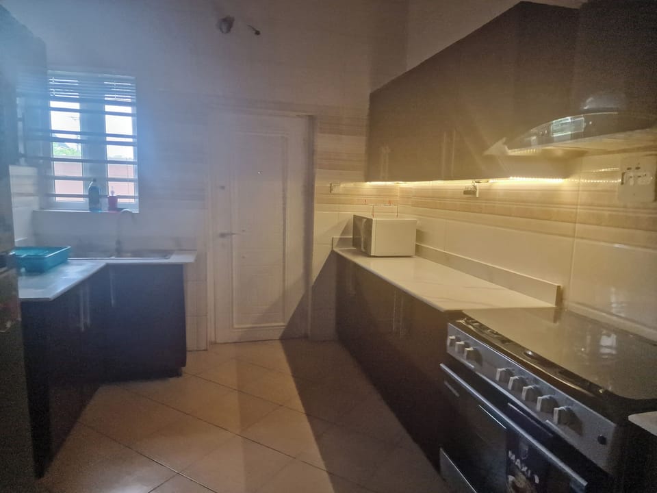 House | Private kitchen | Fridge, microwave, oven, stovetop