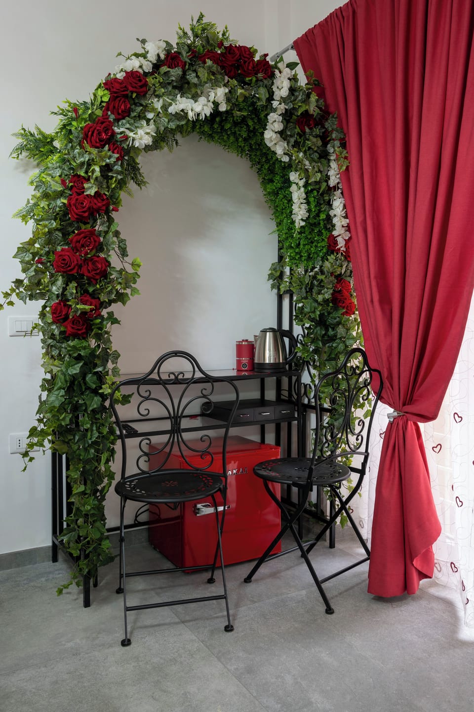 Romantic Double Room, 1 King Bed, Jetted Tub | Premium bedding, down comforters, memory foam beds, minibar (free items)