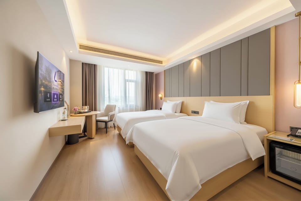 Business Double Room | Premium bedding, down comforters, pillowtop beds, desk
