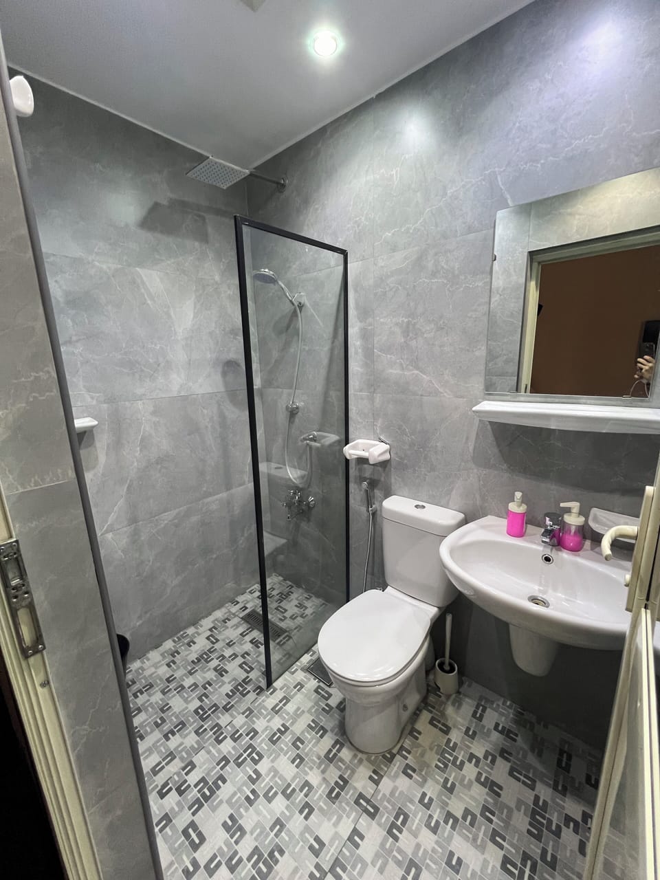 Family Quadruple Room | Bathroom | Shower, bidet, towels, soap