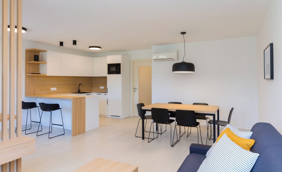 Premium Apartment, 1 Bedroom, Partial Sea View | Living area