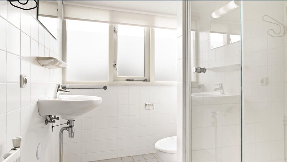 House | Bathroom