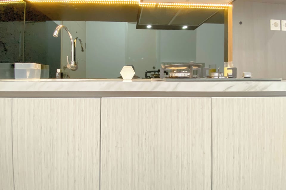 Deluxe Studio | Private kitchen | Mini-fridge, microwave, stovetop, rice cooker
