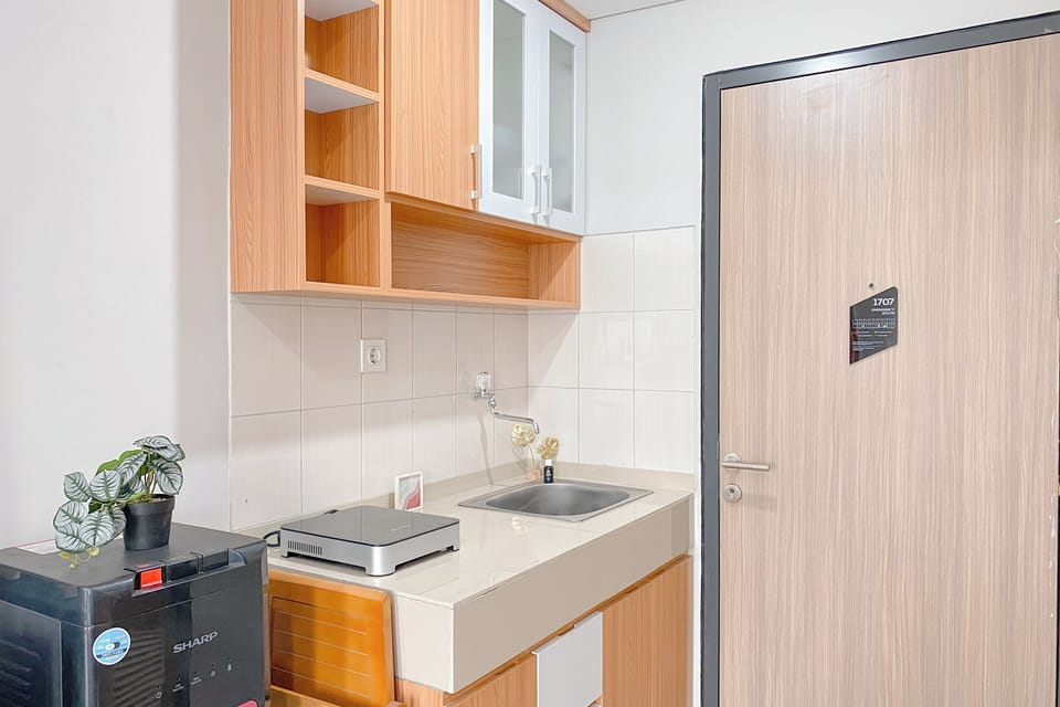 Deluxe Studio | Private kitchen | Fridge, stovetop, electric kettle, rice cooker