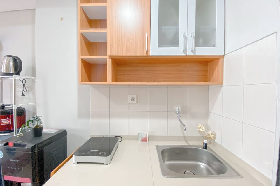 Deluxe Studio | Private kitchen | Fridge, stovetop, electric kettle, rice cooker