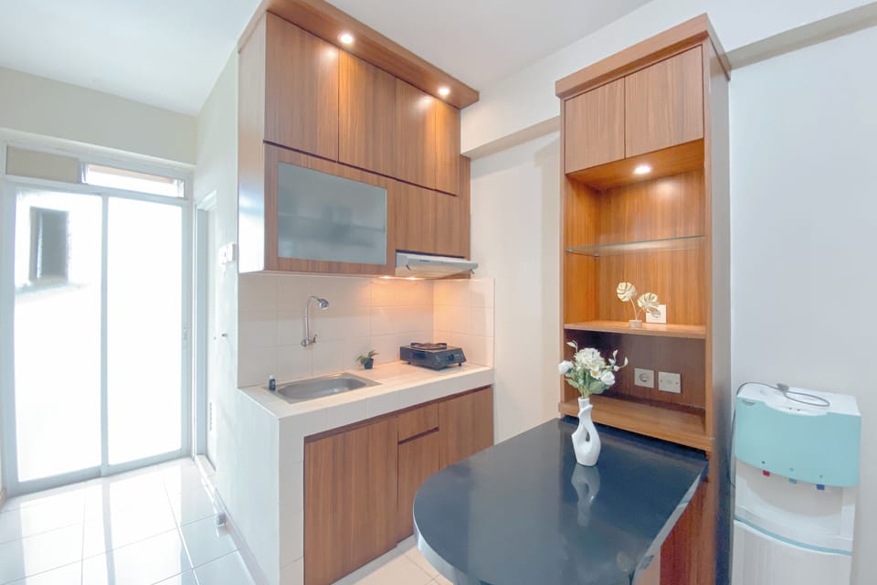 Deluxe Apartment | Private kitchen | Fridge, stovetop, rice cooker