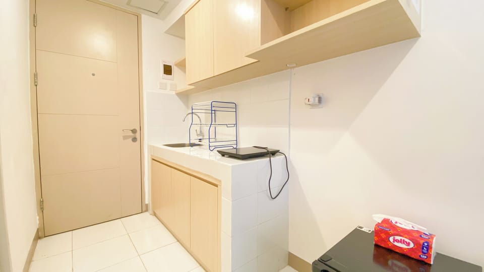 Deluxe Studio | Private kitchen | Mini-fridge, stovetop, rice cooker