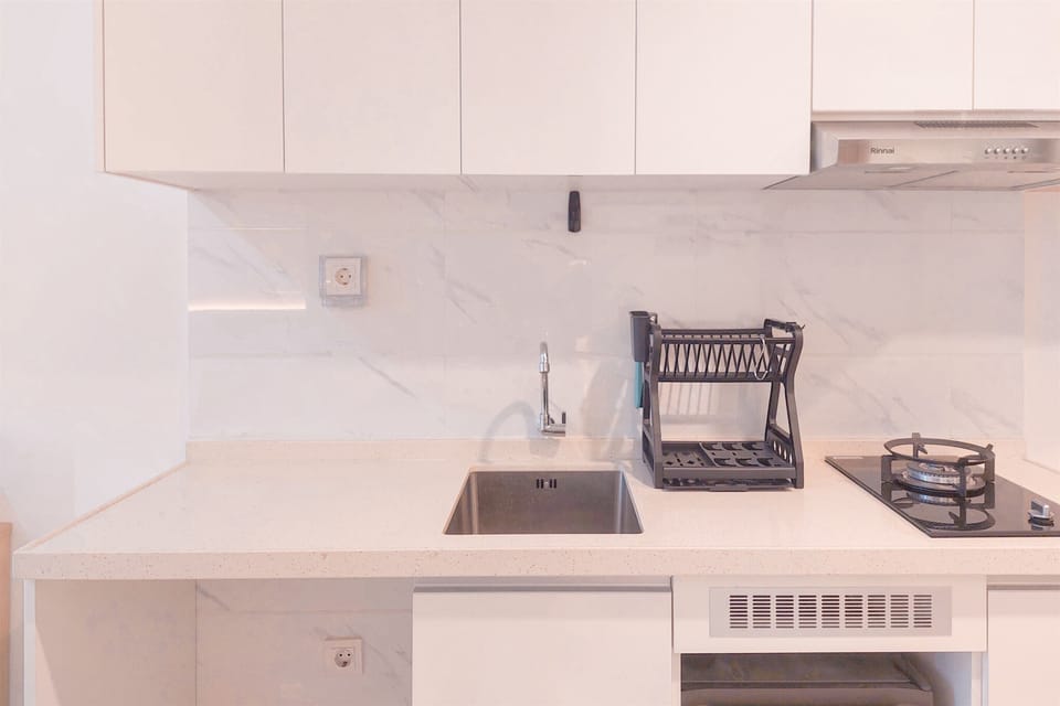Deluxe Studio | Private kitchen | Mini-fridge, stovetop, rice cooker