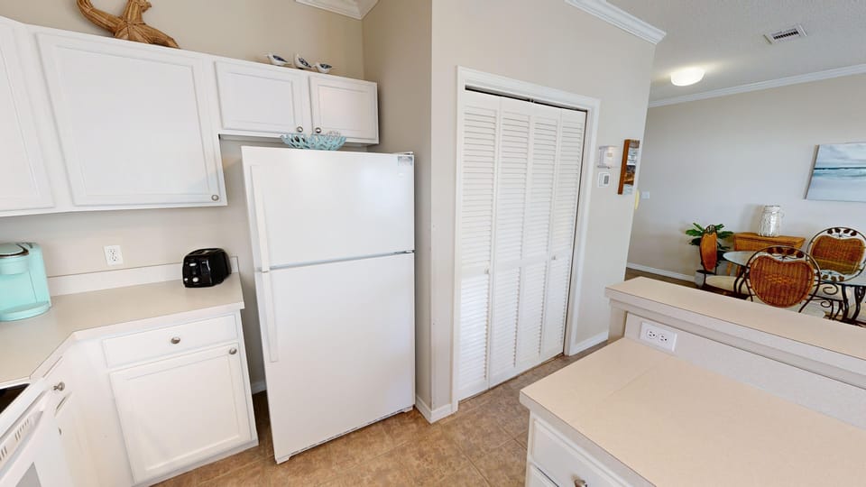 Condo, 2 Bedrooms | Interior