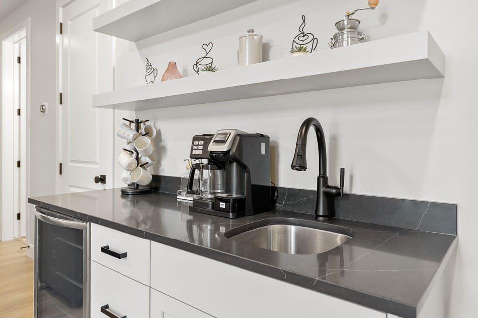 Townhome, 5 Bedrooms | Interior